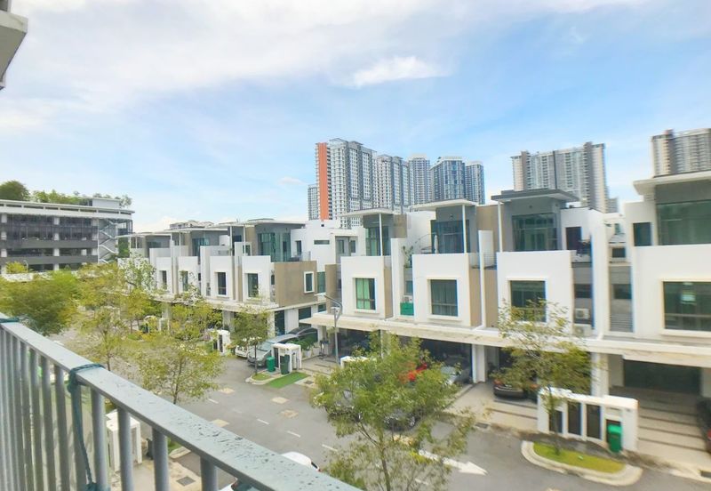 Lake Point Residence