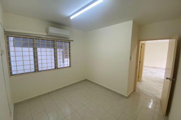 De Tropicana Condominium