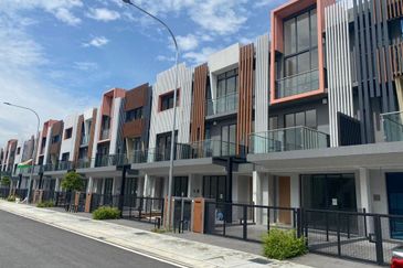 Taman Puchong Legenda