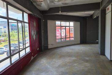 Dataran Otomobil, Seksyen 15