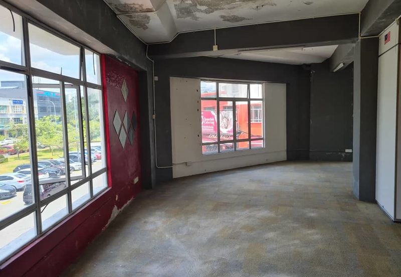 Dataran Otomobil, Seksyen 15