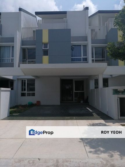Kota Kemuning, Tropicana Aman Bayan Residences , Fully furnished ,3 storey terrace house for sale  , Selangor, Telok Panglima Garang