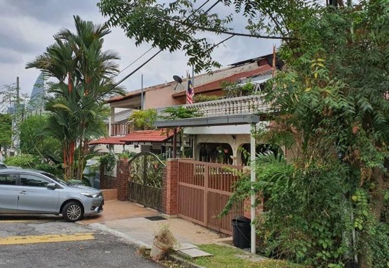 Taman OUG,Jalan hujan batu,well maintain unit,Freehold ,2 sty for sale