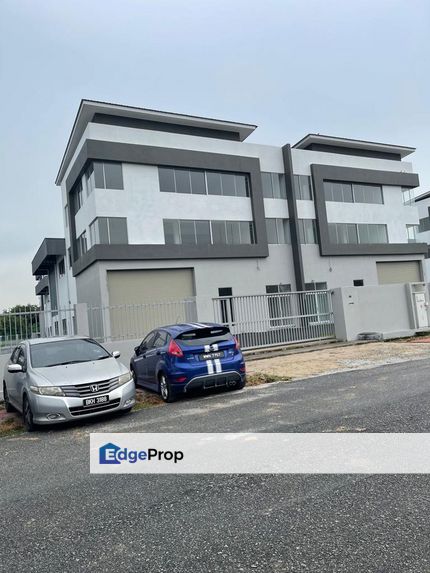 2.5 storey Semi D Factory at Taman Perindustrian Putra Puchong, Selangor, Puchong