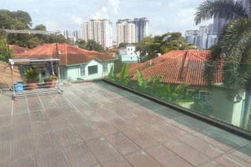Taman OUG, Taman Yarl, Freehold Double sty Bungalow, Move in condition 9 rooms