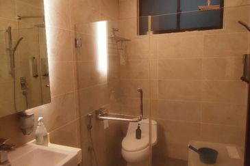 Taman OUG, Taman Yarl, Freehold Double sty Bungalow, Move in condition 9 rooms