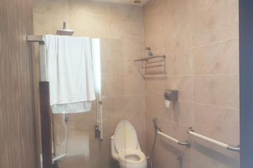 Taman OUG, Taman Yarl, Freehold Double sty Bungalow, Move in condition 9 rooms