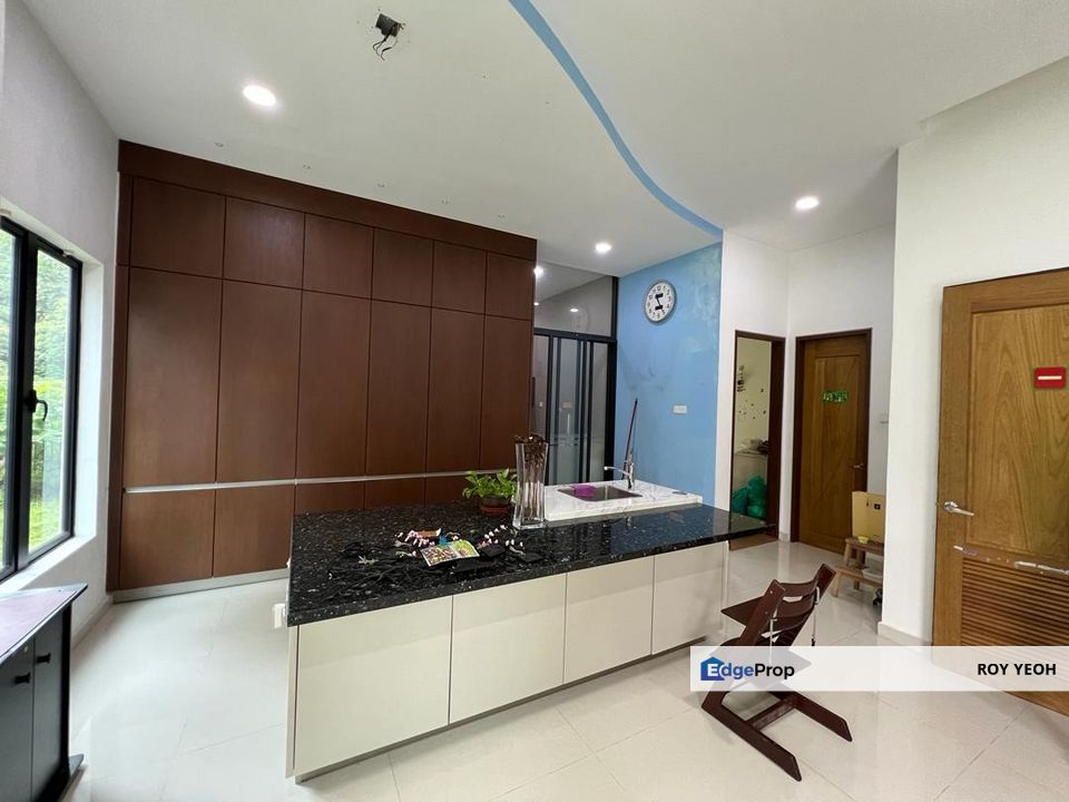 Freehold, Fully renovated semi-D, Peaceful environment, Selangor, Bandar Kinrara Puchong