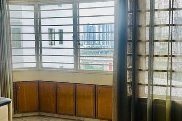 De Tropicana Condominium