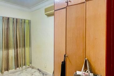 De Tropicana Condominium