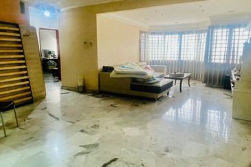 De Tropicana Condominium