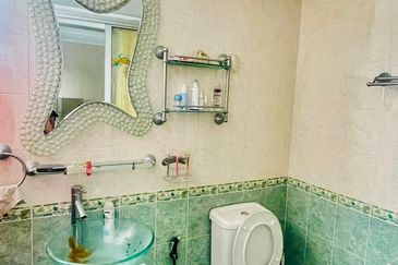 De Tropicana Condominium