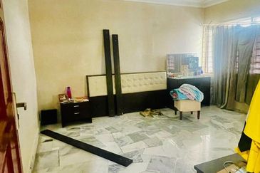 De Tropicana Condominium