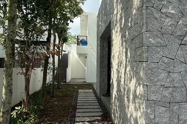 Waterfront Villa/ Emerald Bay/ Leisure Farm/ Horizon Hills/ Senibong Cove