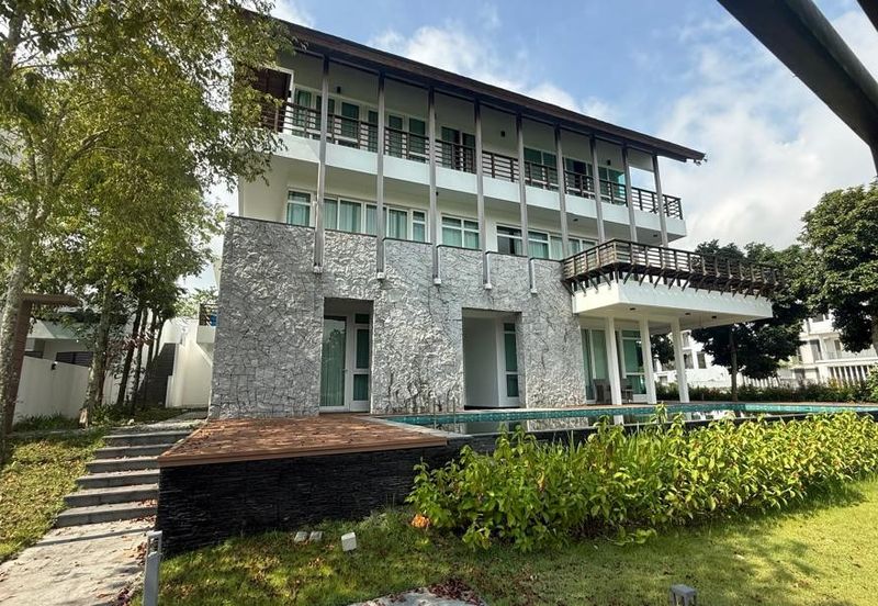 Waterfront Villa/ Emerald Bay/ Leisure Farm/ Horizon Hills/ Senibong Cove