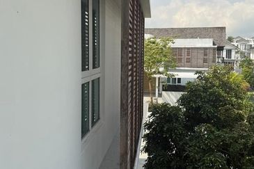 Waterfront Villa/ Emerald Bay/ Leisure Farm/ Horizon Hills/ Senibong Cove