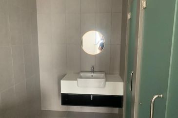 Yolo Signature Suites