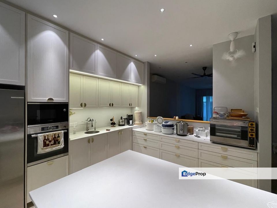 Renovated Good buy , Selangor, Bandar Kinrara Puchong