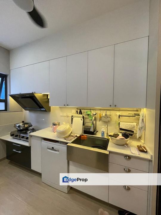 Renovated Good buy , Selangor, Bandar Kinrara Puchong