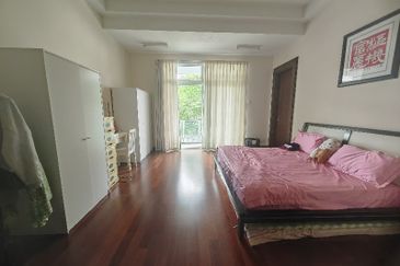 Corner Bungalow with 20 feet land