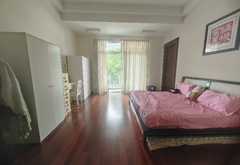 Corner Bungalow with 20 feet land