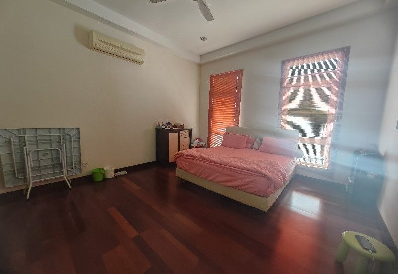 Corner Bungalow with 20 feet land