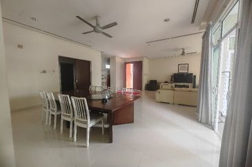 Corner Bungalow with 20 feet land