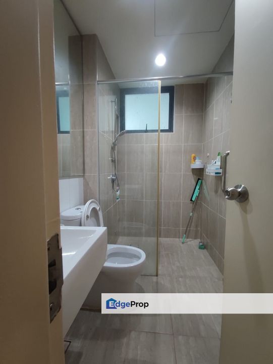 Refurbished, Well maintained Amarine Sunway South Qauy Bandar Sunway, Selangor, Bandar Sunway