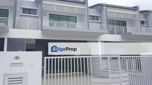 Good buy with gated guarded Swimmping pool Lakeside Residence Puchong, Selangor, Puchong