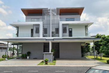 Good Buy with clubhouse facilities