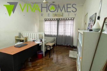 Well maintained Prime Location Bandar Puteri 12