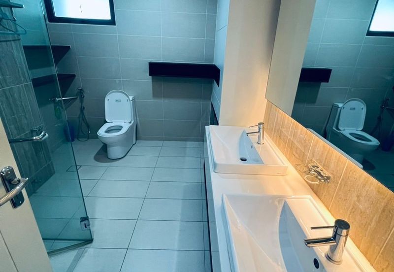 A'marine Lakeside Condominium