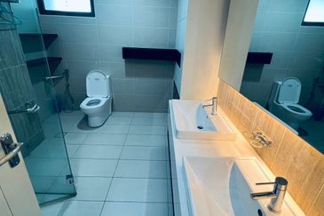 A'marine Lakeside Condominium