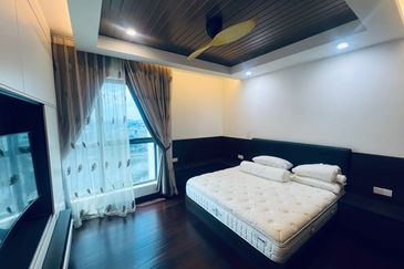 A'marine Lakeside Condominium