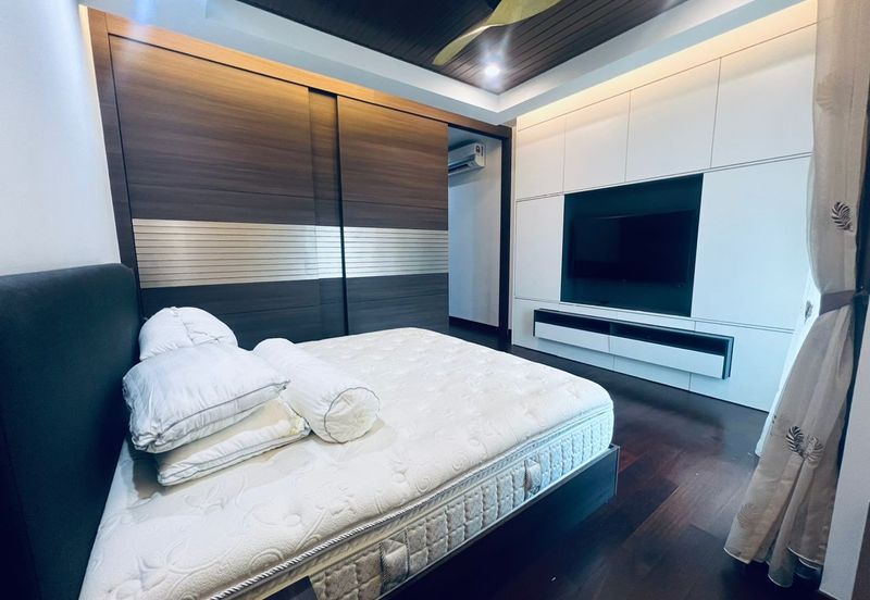 A'marine Lakeside Condominium