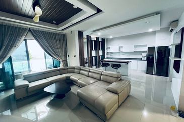 A'marine Lakeside Condominium