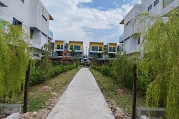 Taman Amanputra, Puchong South