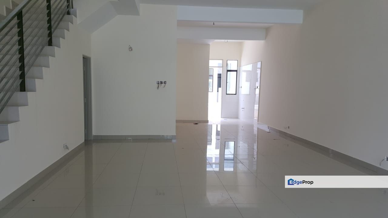 Good buy with gated guarded Swimmping pool Lakeside Residence Puchong, Selangor, Puchong