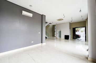 Perdana Lakeview East