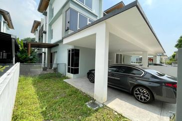 Parkfield Residences, Tropicana Heights