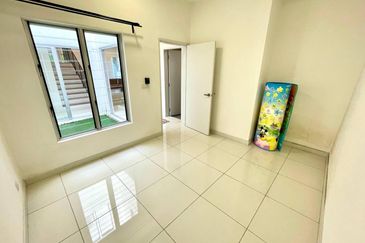 Parkfield Residences, Tropicana Heights