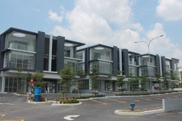 2 Storey Semi D Shop Lot Taman Equine Seri Kembangan Selangor