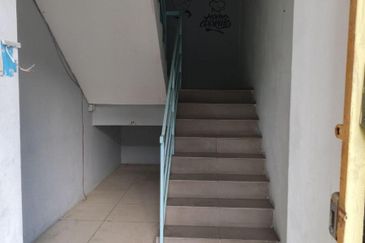 2 Storey Semi D Shop Lot Taman Equine Seri Kembangan Selangor