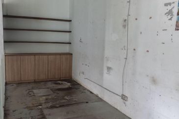 2 Storey Semi D Shop Lot Taman Equine Seri Kembangan Selangor