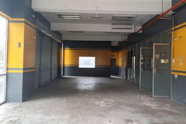 2 Storey Semi D Shop Lot Taman Equine Seri Kembangan Selangor