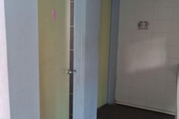 2 Storey Semi D Shop Lot Taman Equine Seri Kembangan Selangor