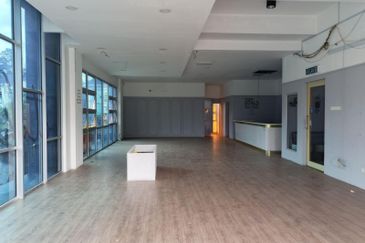 2 Storey Semi D Shop Lot Taman Equine Seri Kembangan Selangor