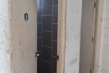 2 Storey Semi D Shop Lot Taman Equine Seri Kembangan Selangor