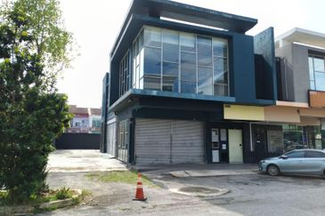 2 Storey Semi D Shop Lot Taman Equine Seri Kembangan Selangor