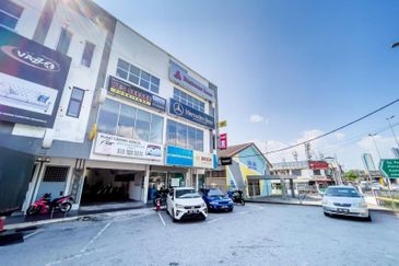3 Storey ShopLot, Jalan Langat 6 Taman Sri Langat Jalan reko Kajang